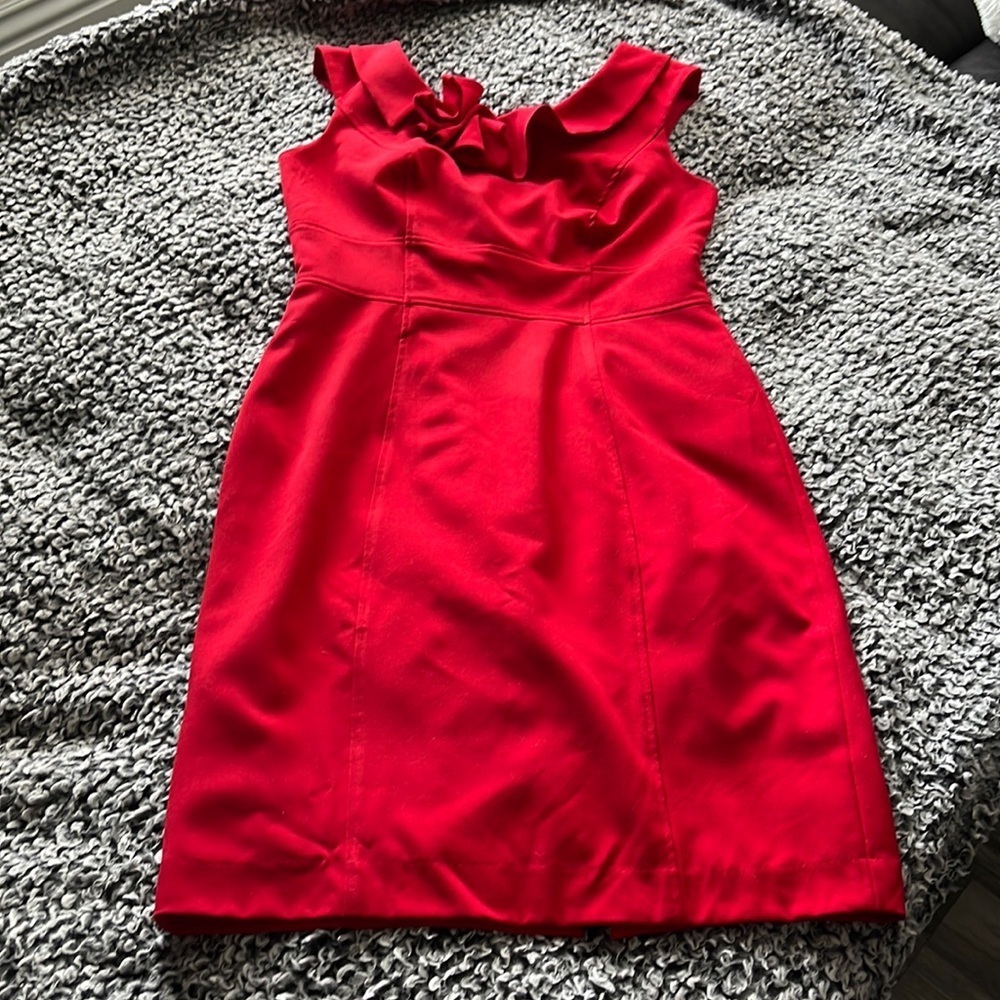 Calvin Klein   Dress  midi  holiday Red   flower detailed collar Size 6   EUC